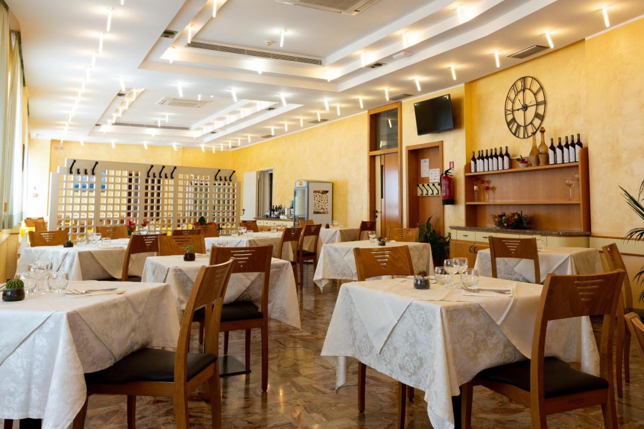 Hotel Belvedere Porto SantʼElpidio Exterior foto